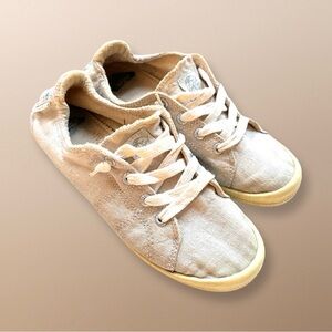 Roxy Bayshore Casual Beige Canvas Sneakers Size 8.5